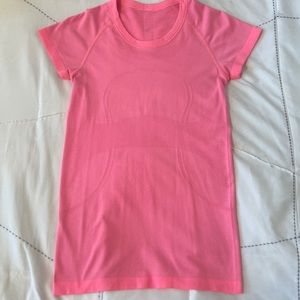 Lululemon long swiftly tech short sleeve 2.0, barley worn